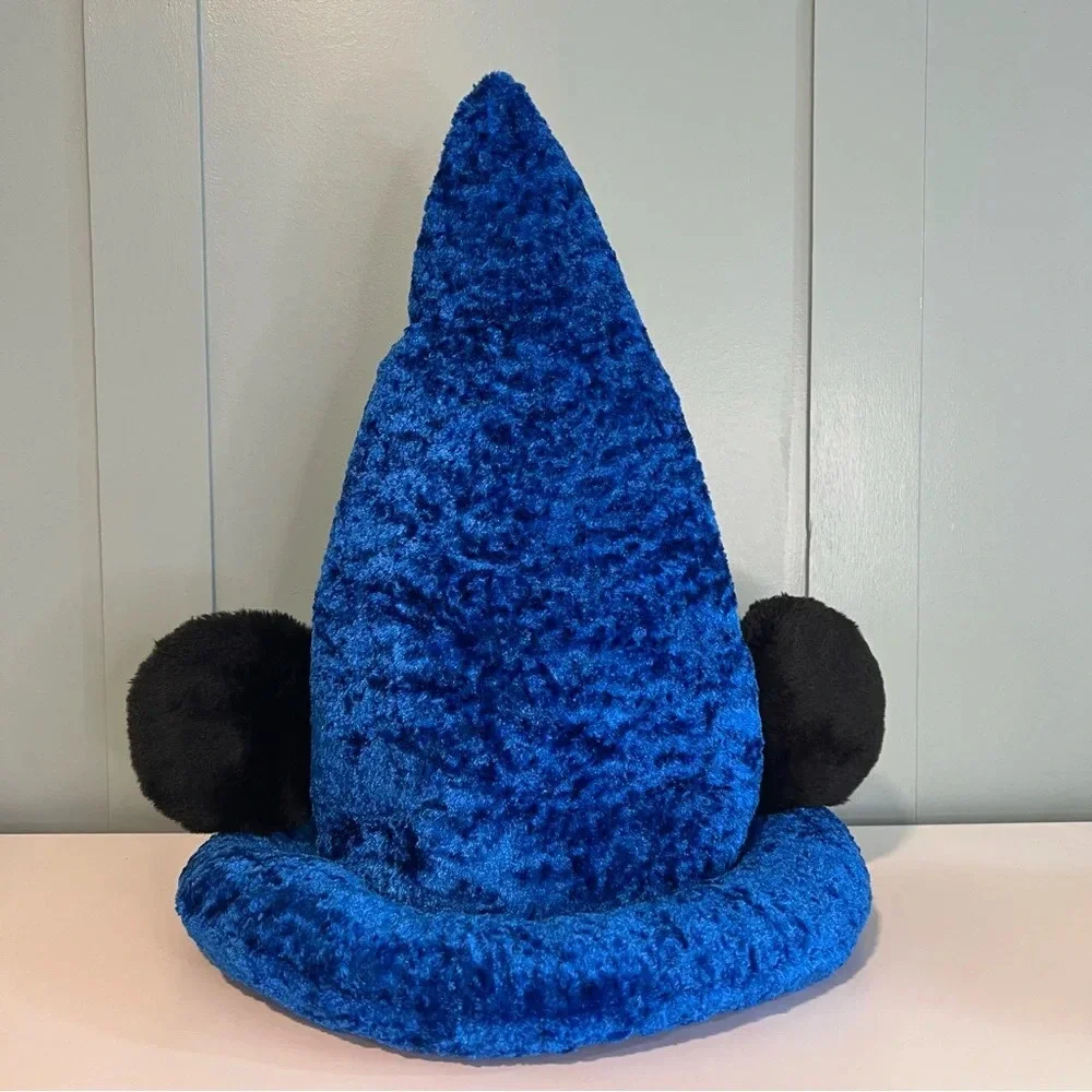 Disney Parks‎ Mickey Mouse Fleece Mouse Ears Embroidered Hat. Size Small.